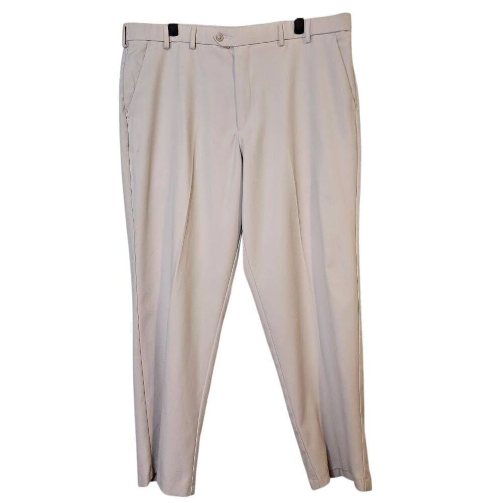 Dockers Golf mens pants, cream flat front.  Size 40 X 30.  # 827.